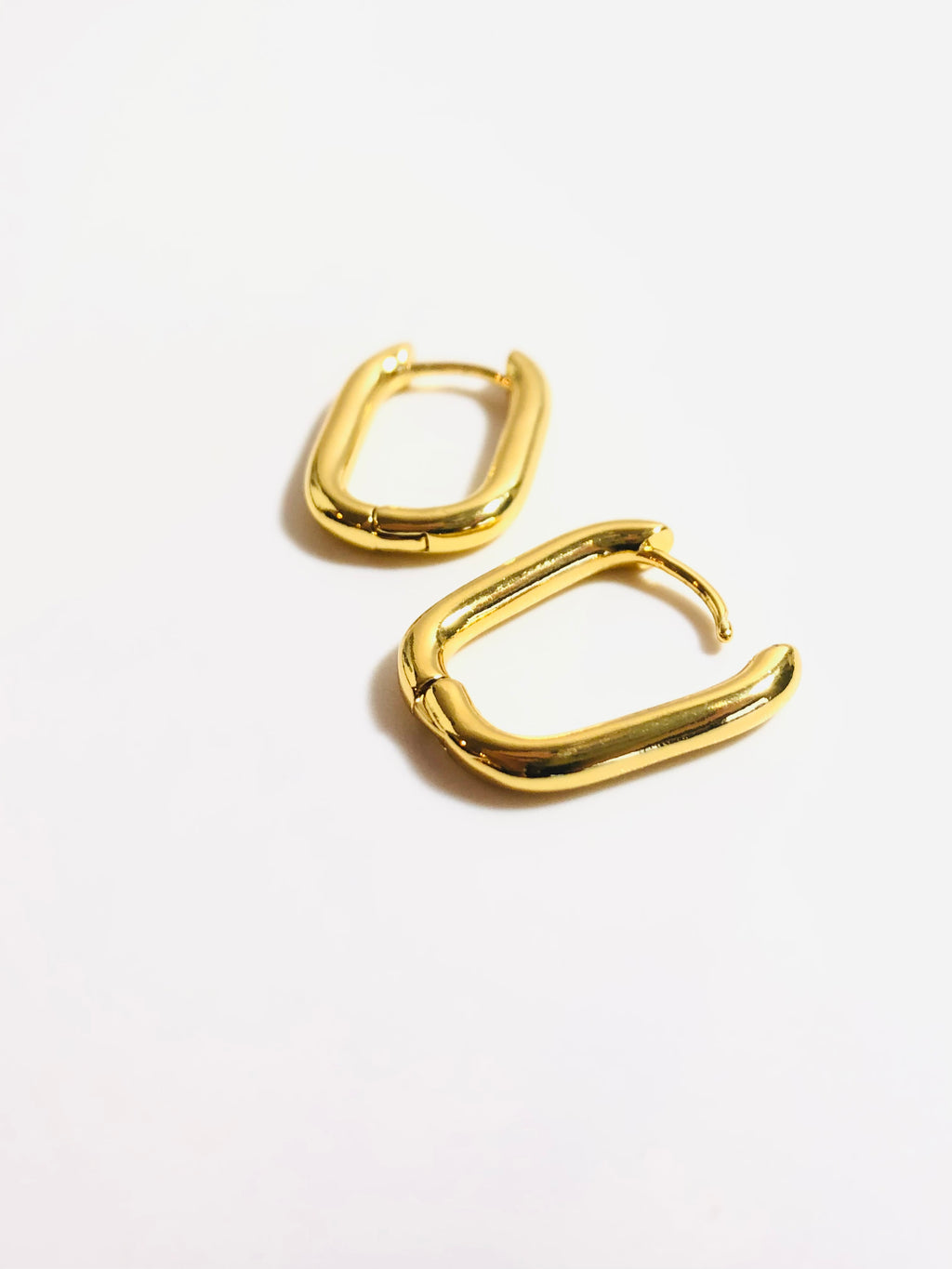 Square Hoop Earrings – 18K Gold & Silver Plated (20mm)